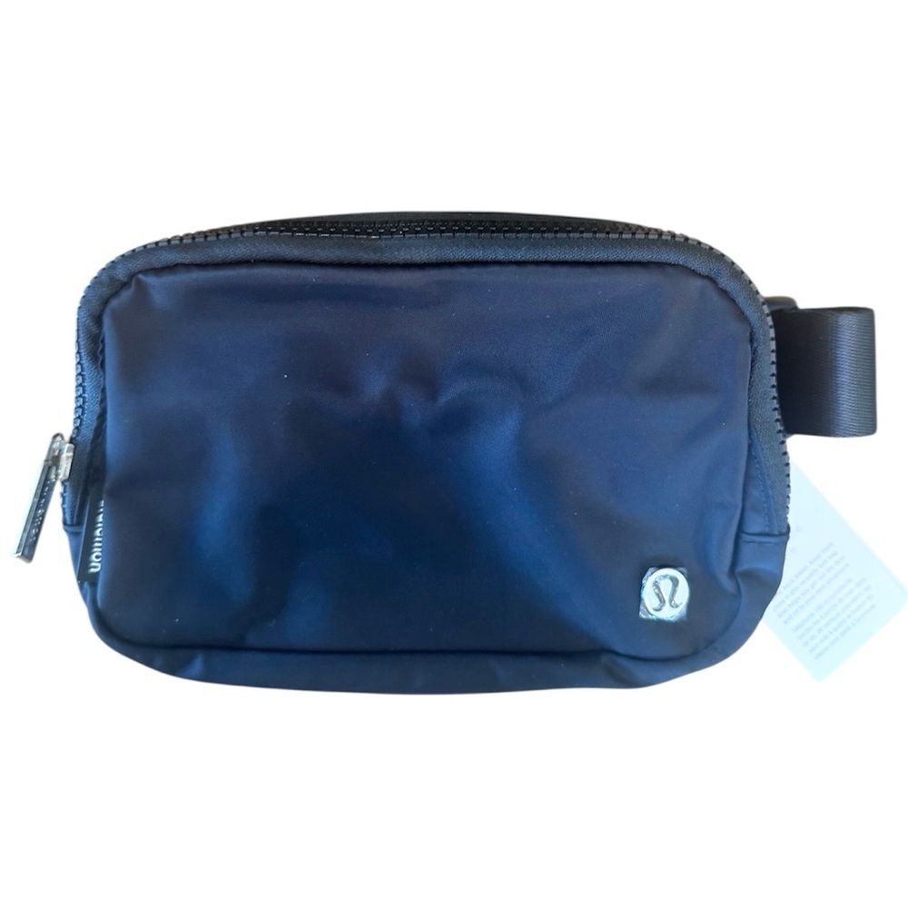 NWT 🍋 Lululemon 🍋EVERYWHERE BELT BAG - Black